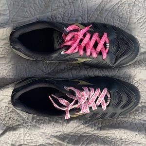 Mizuno Volley Ball Shoes Women’s 11 US